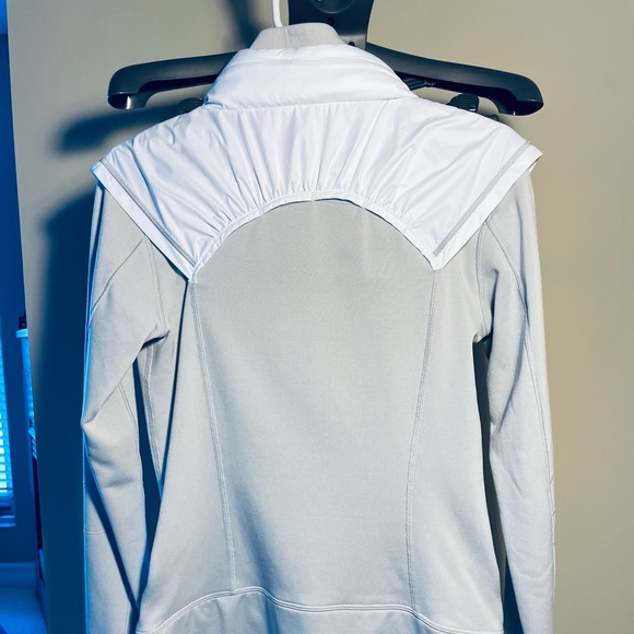 Lululemon Snug Sprinter Jacket - Picture 3 of 14